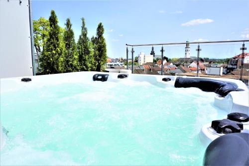 Frankenthal Apartment | Panorama Penthouse Apartment mit Klima und Whirlpool für bis zu 6 Personen