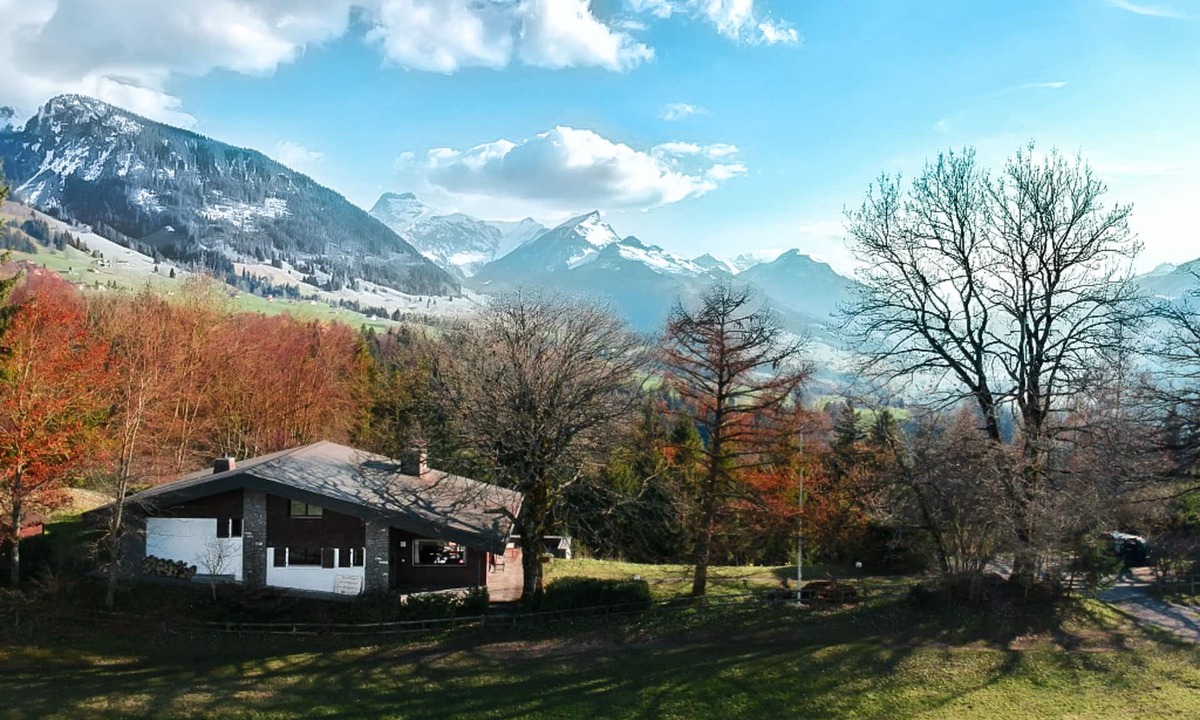 Aeschi bei Spiez Ski Chalet | Panoramic 6BR Chalet near Interlaken & Lake Thun (Bernese Oberland)