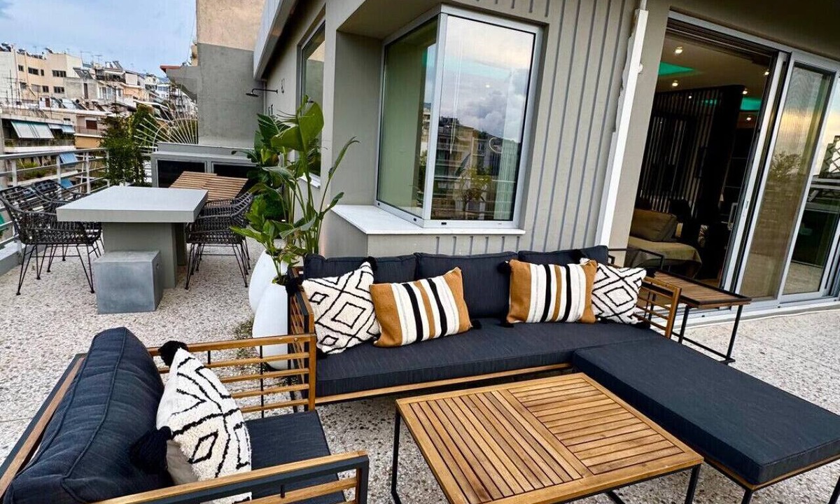 Kinosargous Apartment | Panoramic Acropolis View Retreat | Spacious Apartment on the Edge of Koukaki & Neos Kosmos