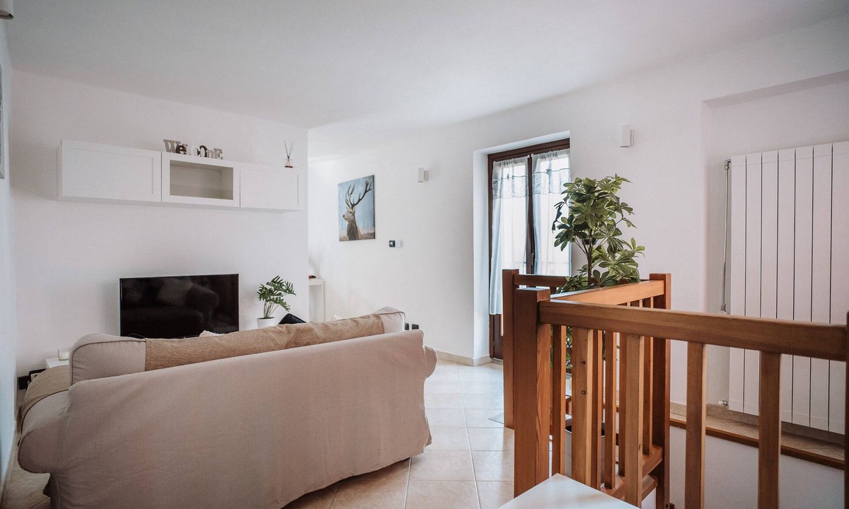 Roure Apartment | Panoramic apartment in an alpine hamlet
