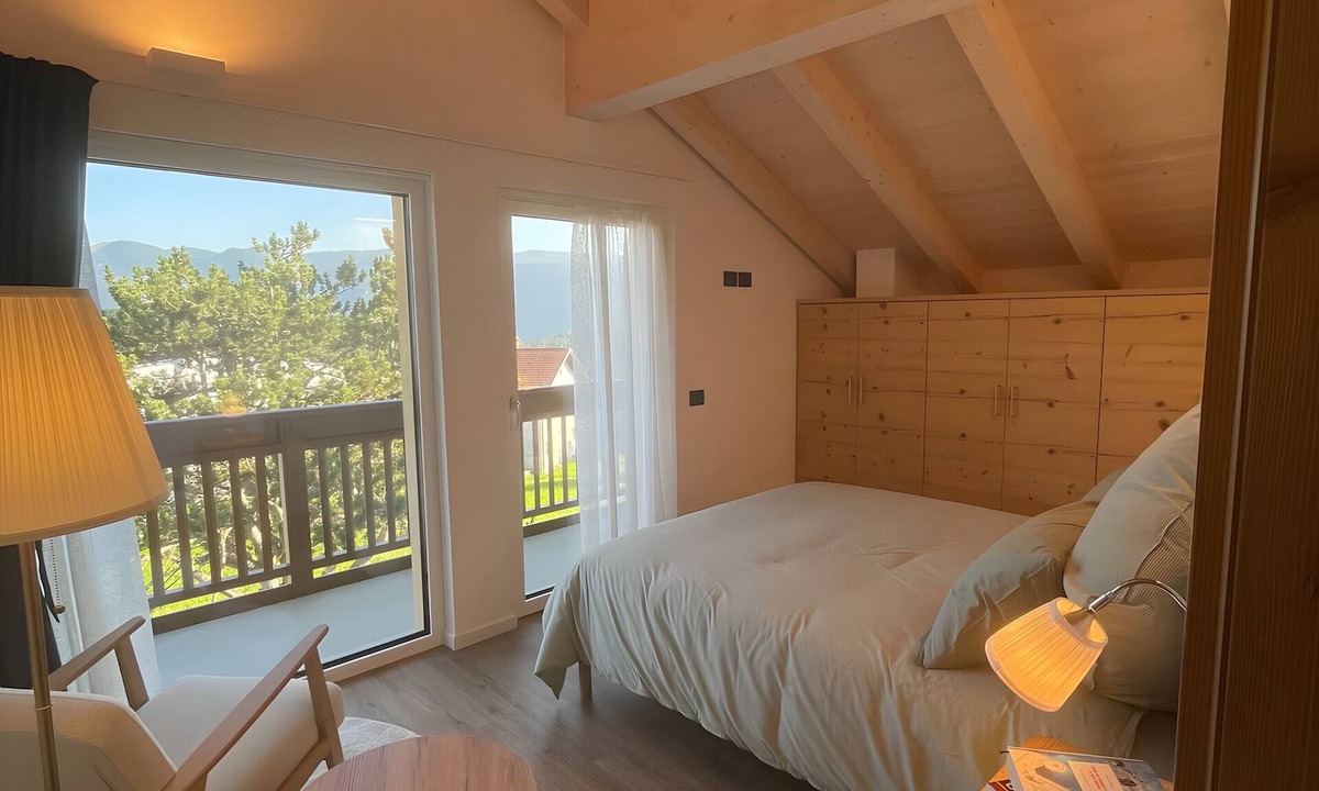 Gionghi-Cappella Apartment | Panoramic Attic Apartment with Private Garden