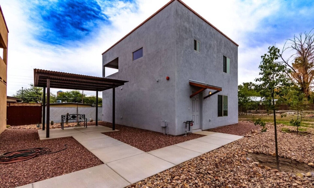 Menlo Park House | Panoramic Balcony Views | Pet-Friendly Casita