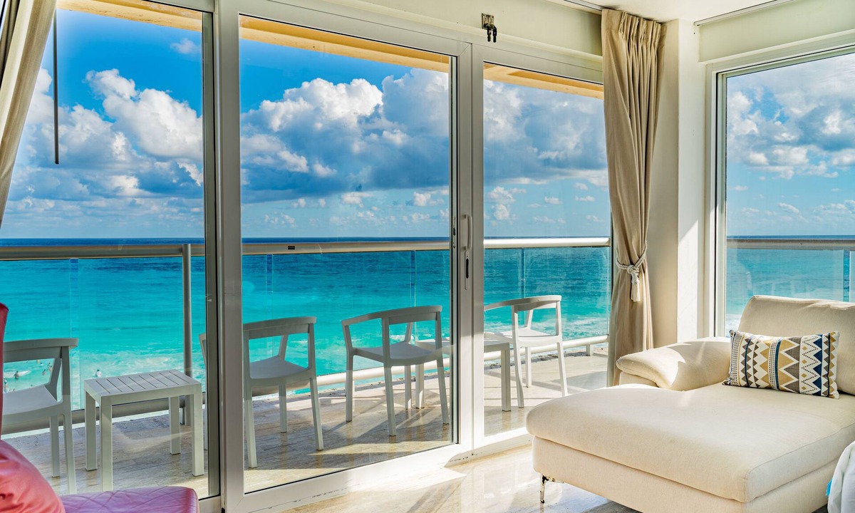 Punta Cancun Apartment | Panoramic Beachfront Studio w/Breathtaking Ocean Views & Top Location
