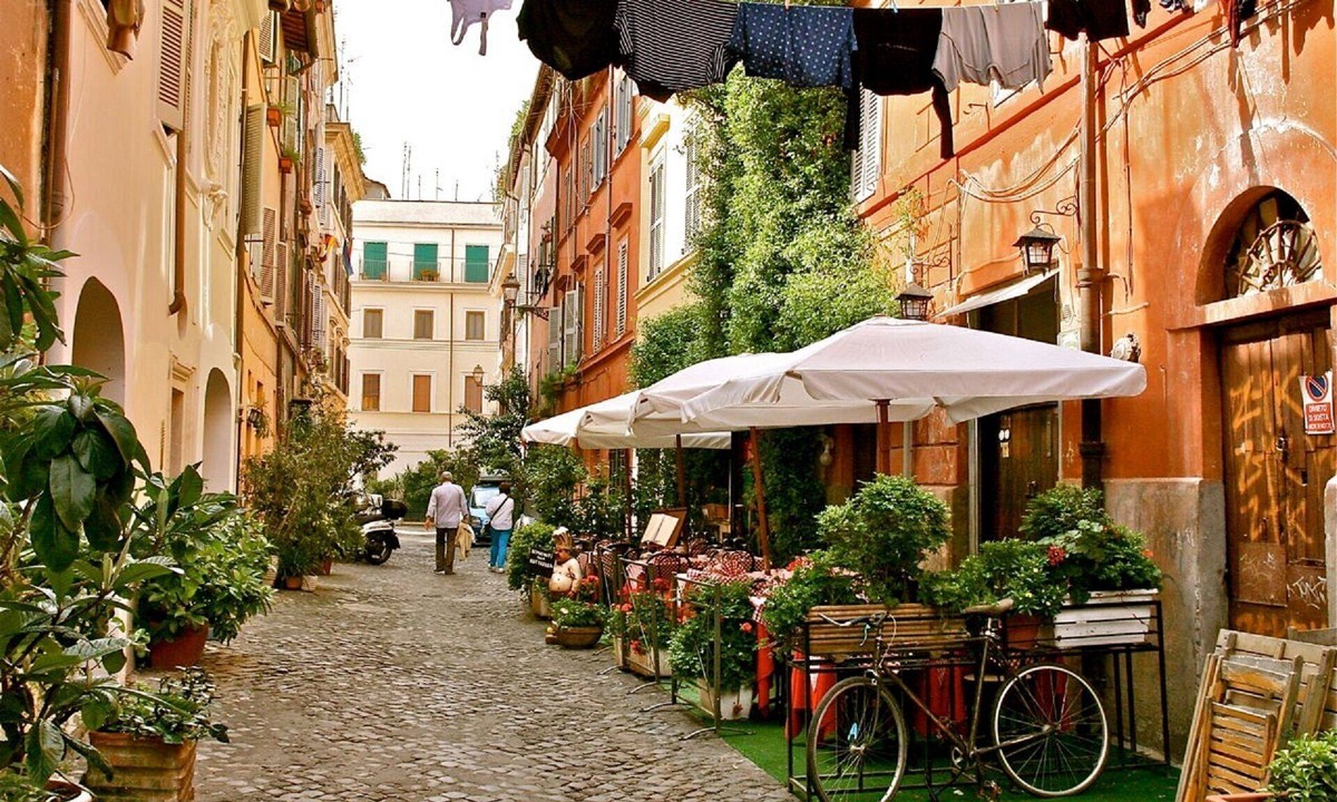 Quartiere XI Portuense Apartment | Panoramic Castle Apartment, Trastevere, Old Town, Free Parking