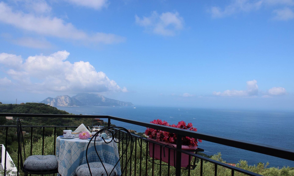 Sant'Anna House | Panoramic house with furnished garden and view of Capri