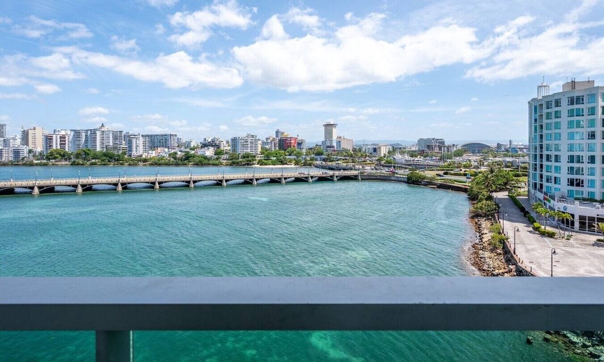 Puerta de Tierra Apartment | Panoramic Lagoon Studio + Resort Pool