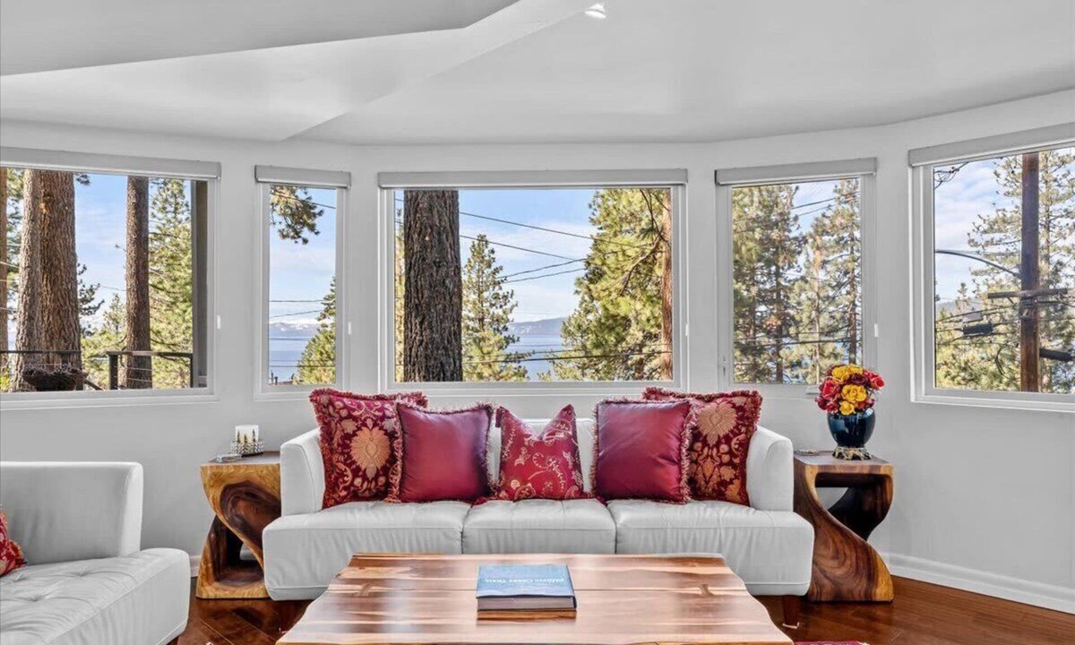 Brockway Cabin | Panoramic Lakeview Retreat