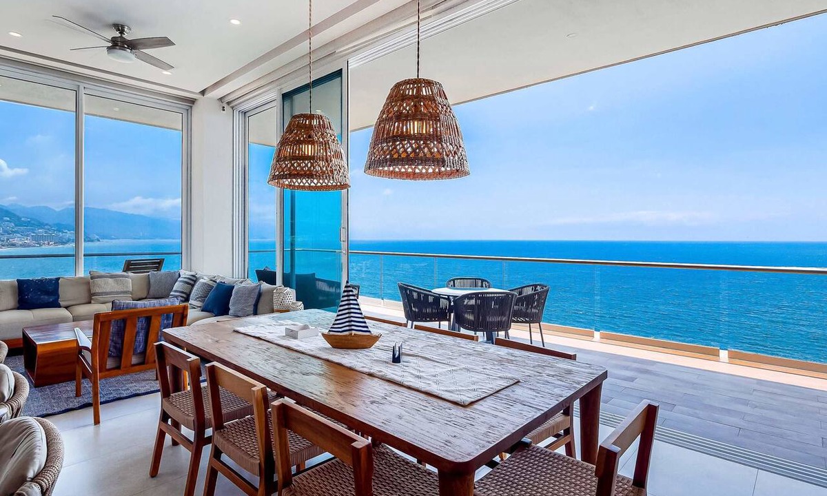 Las Glorias Apartment | Panoramic Oceanview Luxury 4BR Penthouse