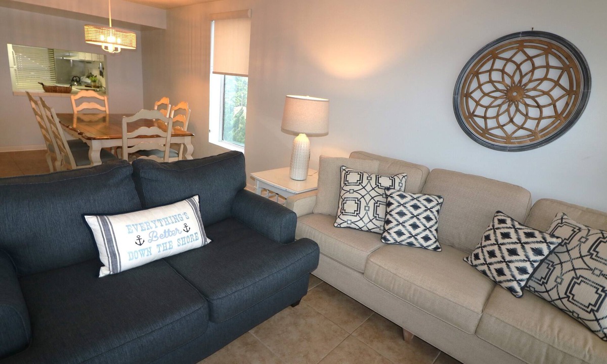 Northeast Virginia Beach Condo | Panoramic Ocean Views Overlooking the Boardwalk w/Pool
