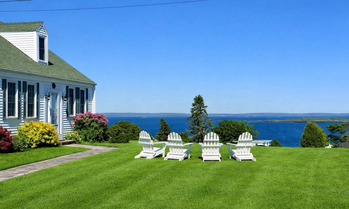 Mid-Coast and Islands House | Panoramic ocean views from sunrise to sunset!