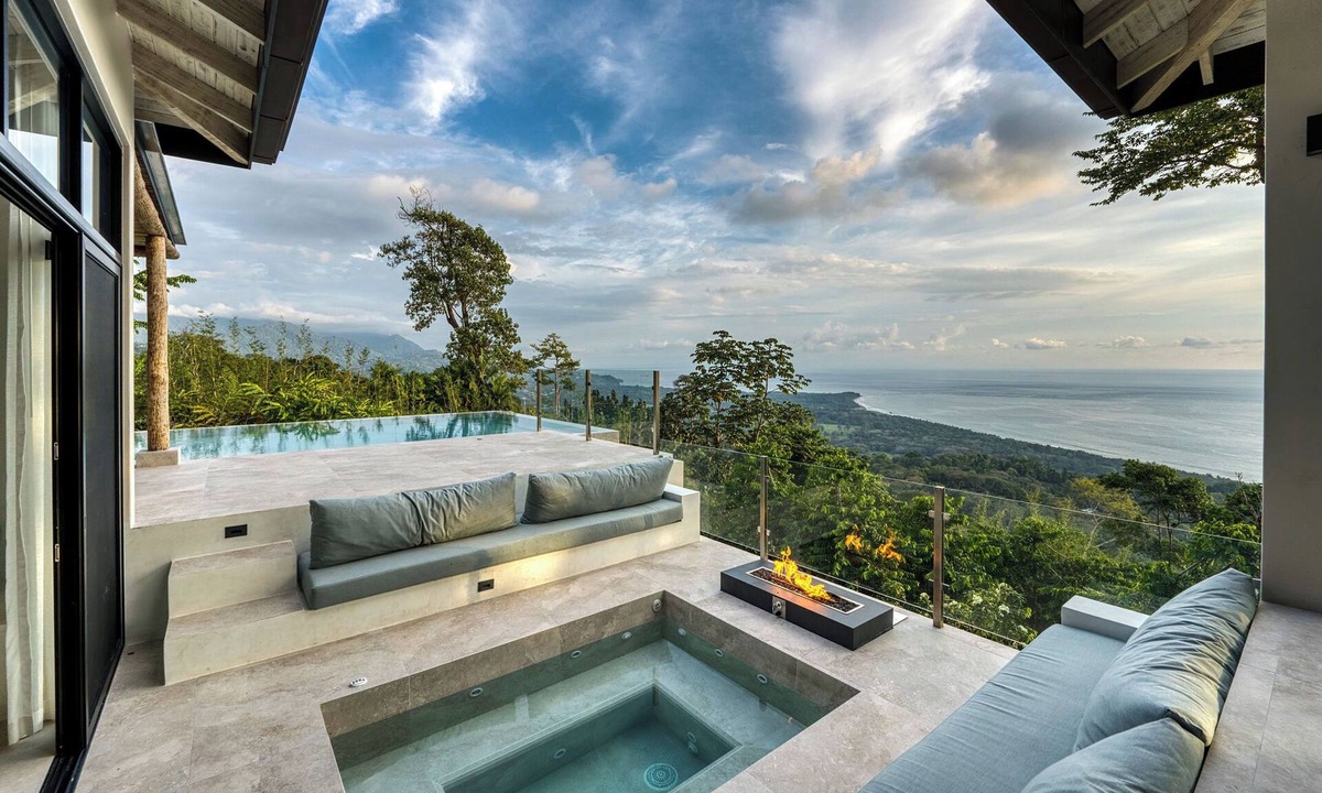 Uvita Villa | Panoramic Oceanview design villa - Jacuzzi - Concierge service - Security