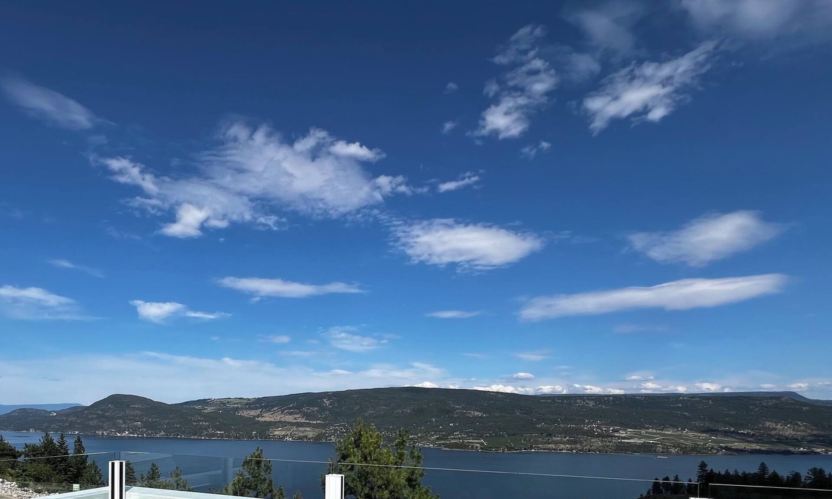 Central Okanagan House | Panoramic Okanagan Lake View Cottage, La Casa Resort