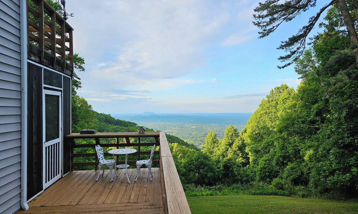 Dan River House | Panoramic Paradise