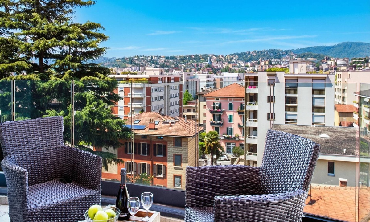 Viganello Apartment | Panoramic Penthouse