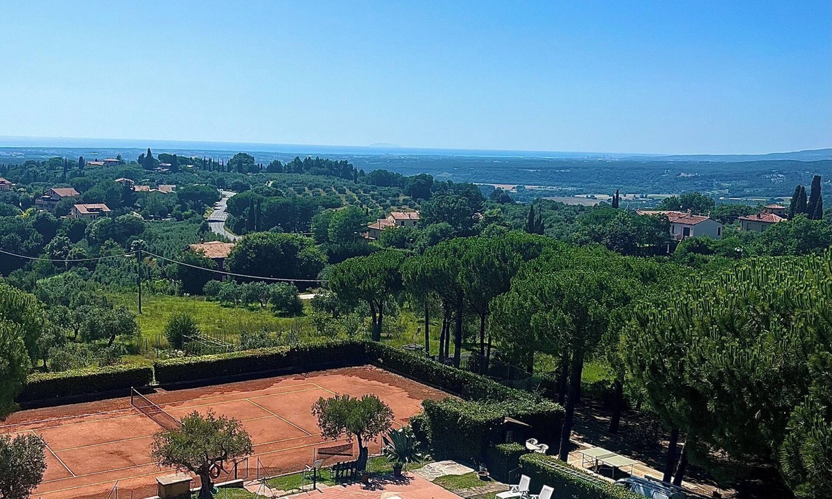Montescudaio Apartment | Panoramic Penthouse Residence "La Villa" with swimming pool, tennis court, park