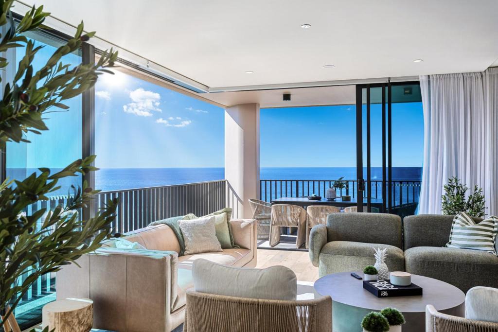 Palm Beach Apartment | Panoramic Penthouse Views