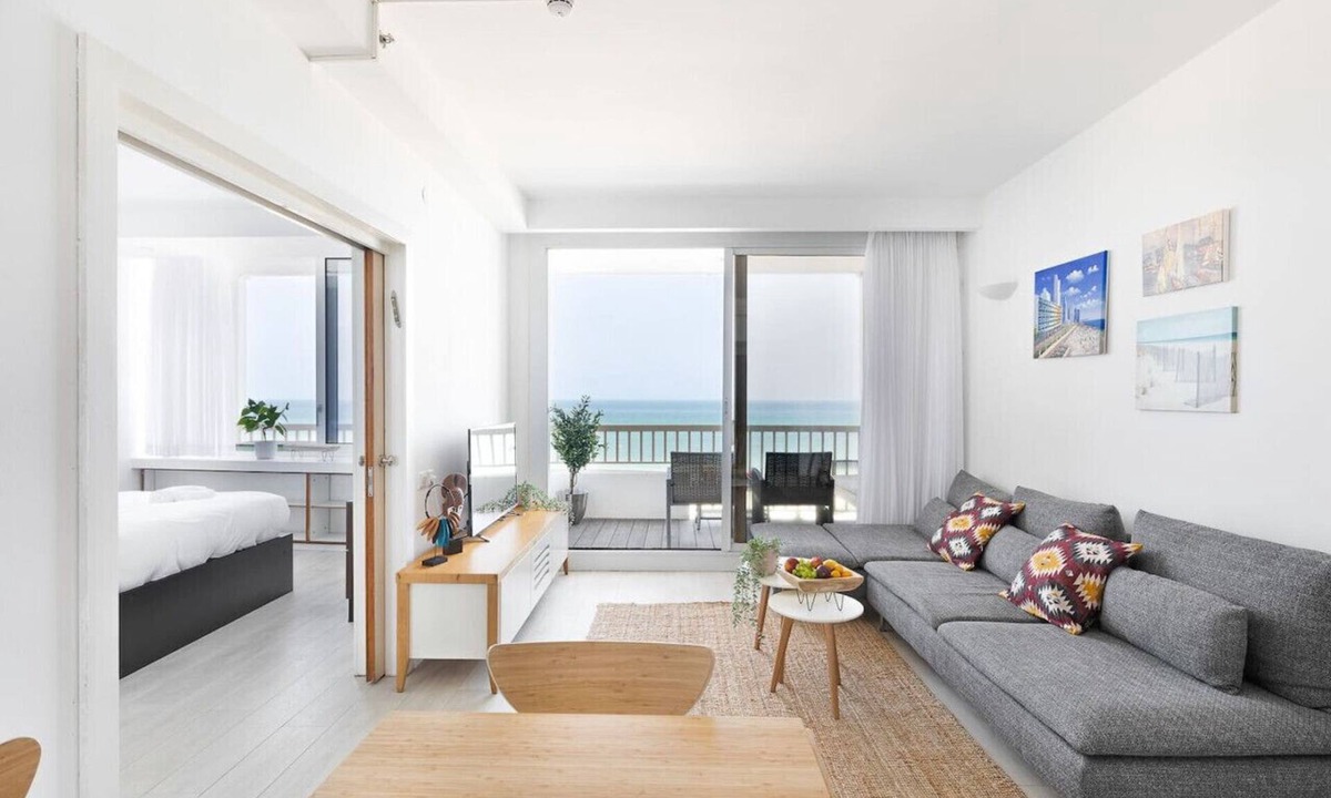 Tel Aviv Promenade Apartment | Panoramic Seaview Balcony Escape by Sea N Rent