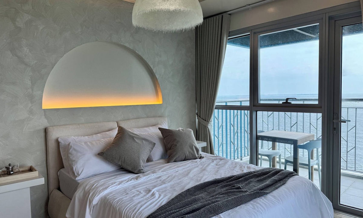 Tambo Condo | Panoramic Seaview near Airport Facing the Bay 14h
