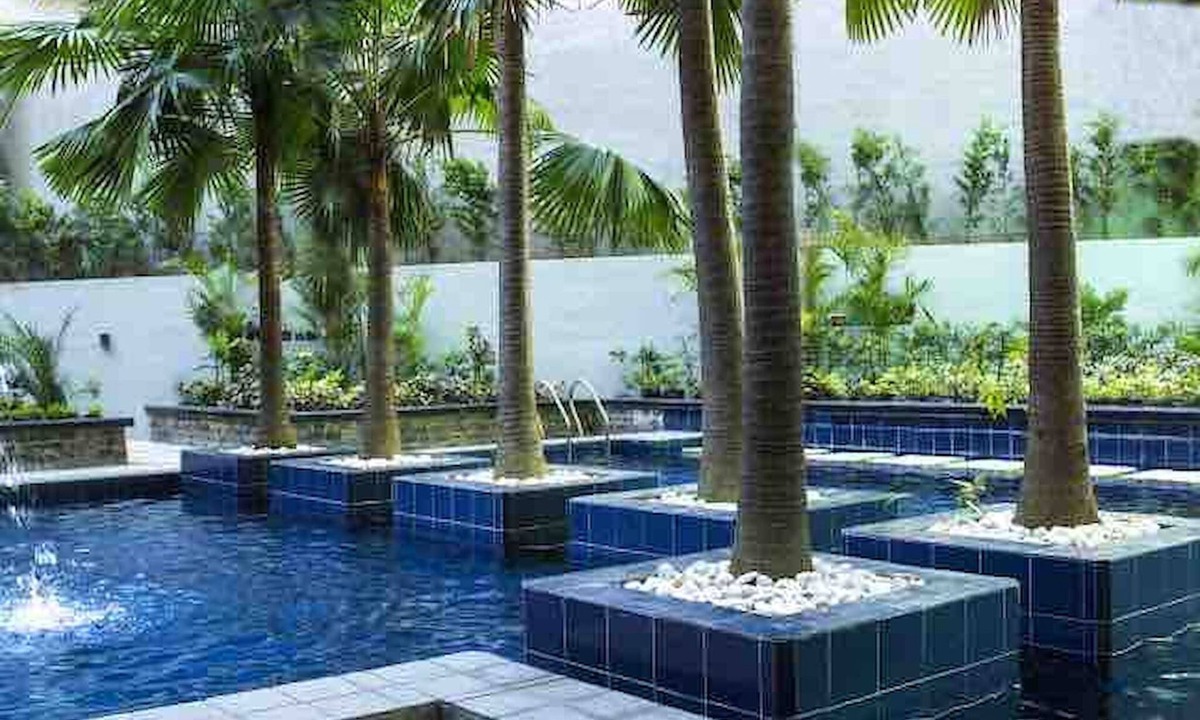Pasig Condo | Panoramic Skyline Views Cozy Vibes Near It All