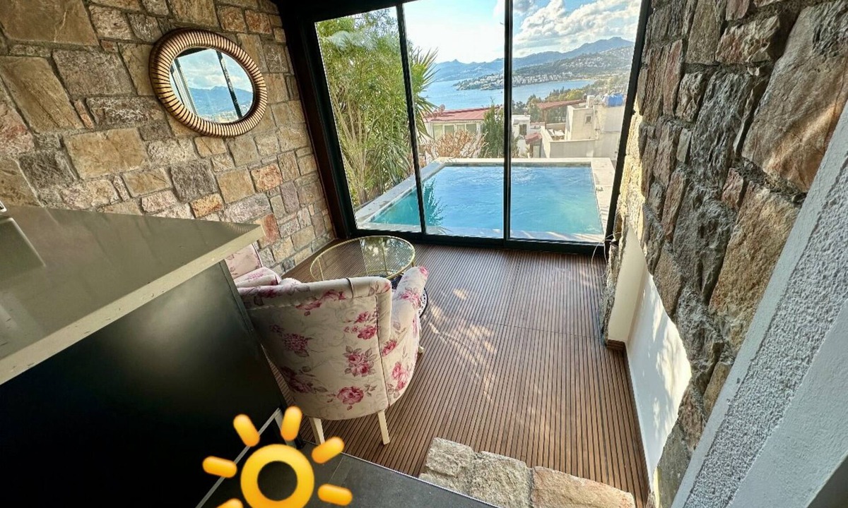 Bitez Villa | Panoramic Triplex with Jacuzzi