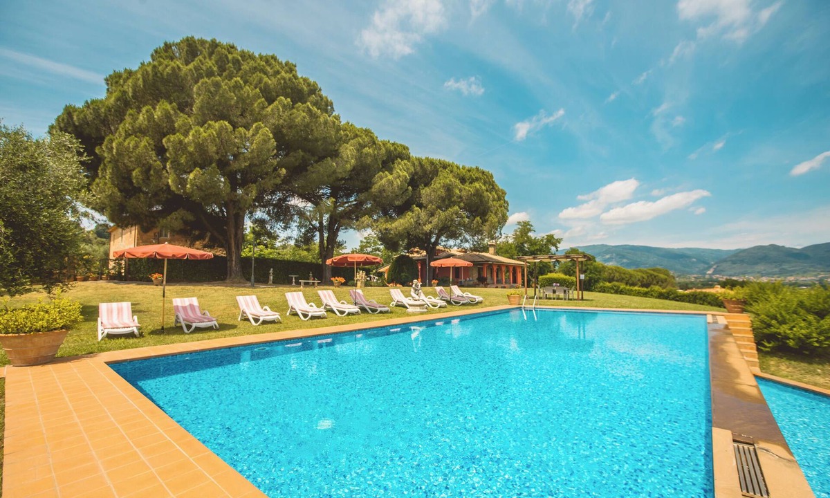 Montecarlo Villa | Panoramic Tuscan villa with infinity pool, exclusive use, private garden