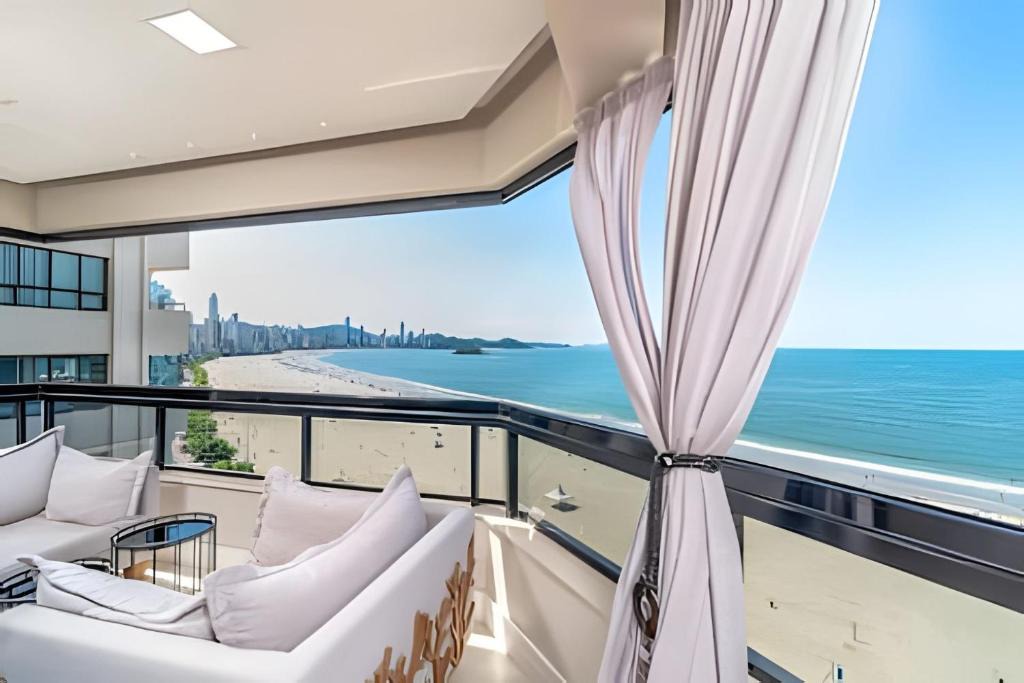 Barra Sul Apartment | Panoramic View | Elegant 3 Suites | CURTA173