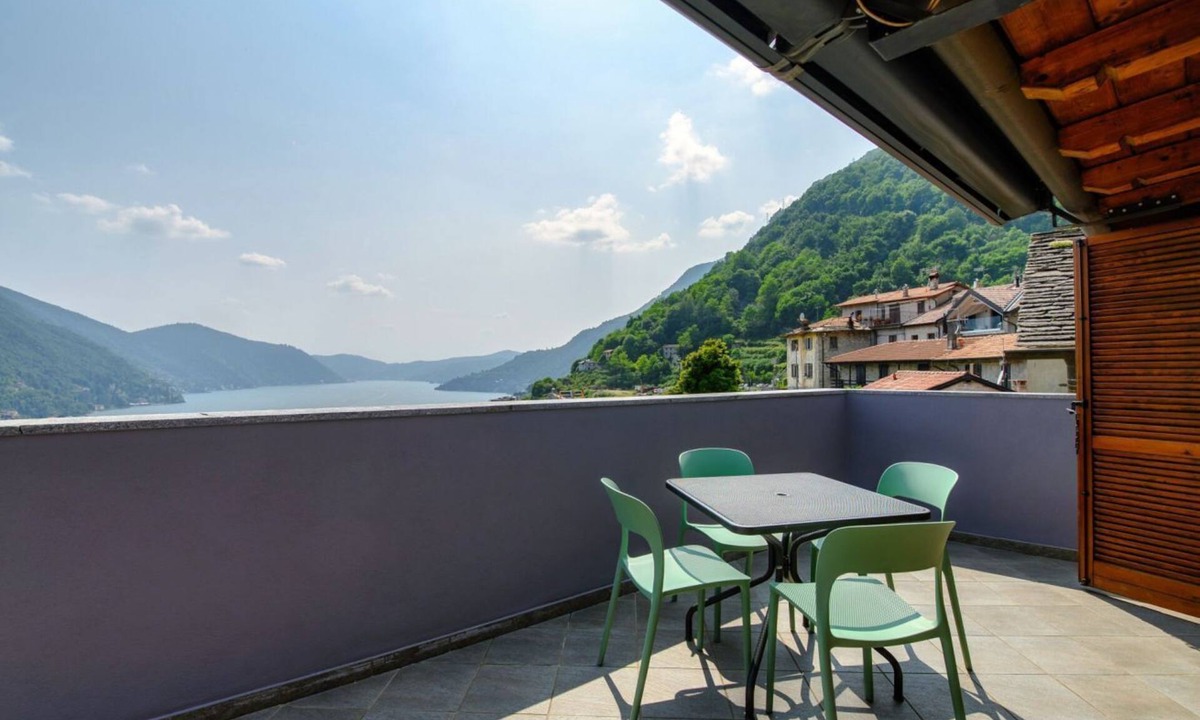 Carate Urio Apartment | Panoramic View over Lake Como (La Colonghera)