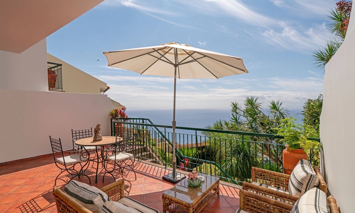 Camara de Lobos House | Panoramic views of sea | Moradia Falesia