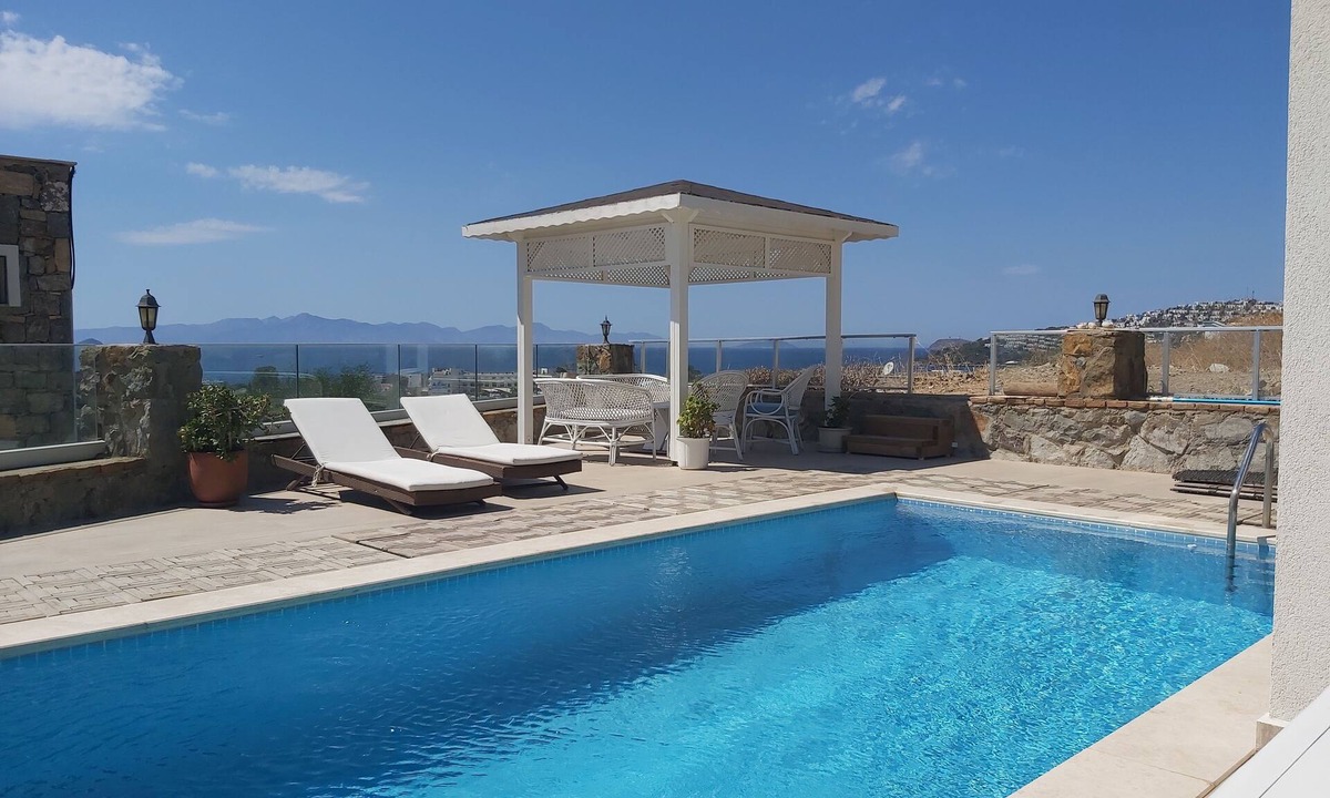 Kadıkale Apartment | Panoramic view - Modern apartment 5 minutes from the beach