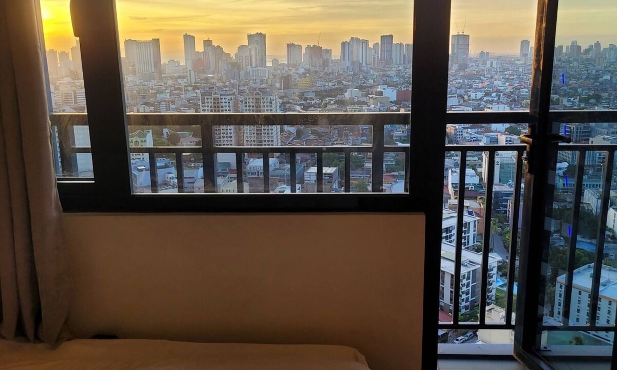 San Antonio Condo | Panoramic View w/Balcony Near Airport & Sky Way - 2932