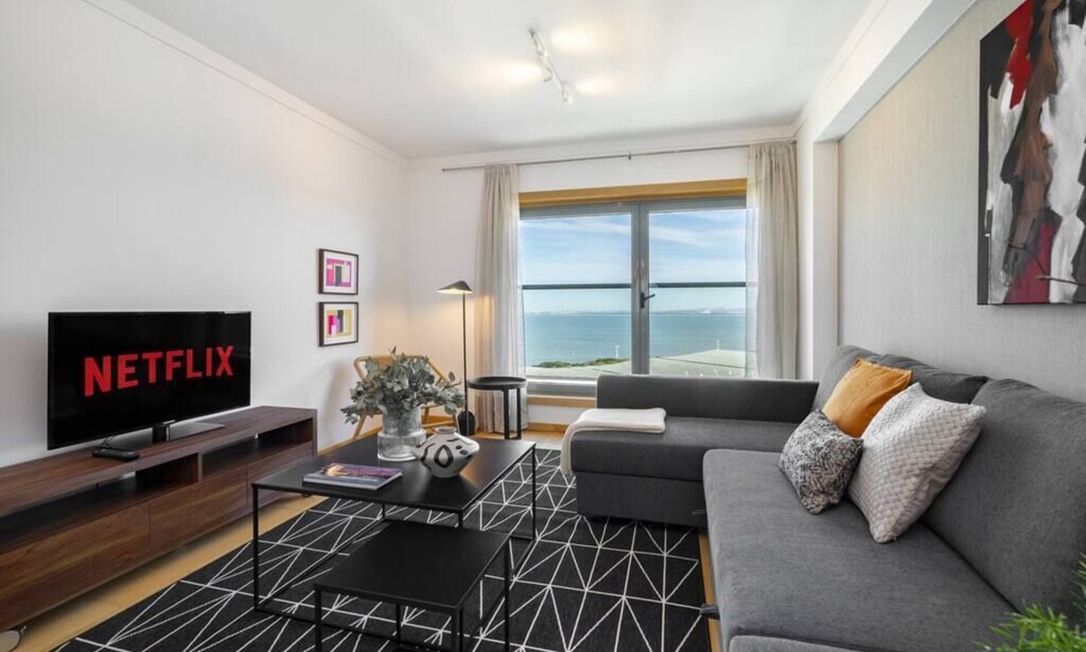 Parque das Nacoes Apartment | Panoramic View w/Elevator & View | Biz Traveler