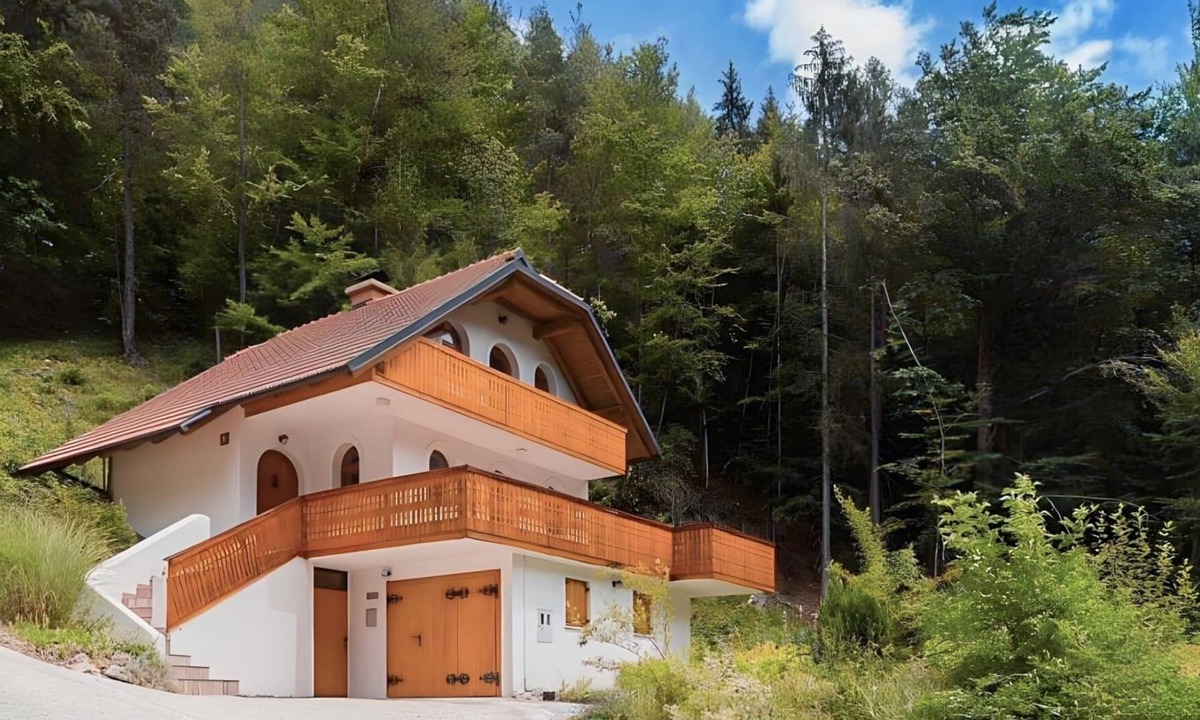 Gozd Martuljek House | Panoramic Views All Year Round in All Seasons - Edge of Ski Resort Kranjska Gora
