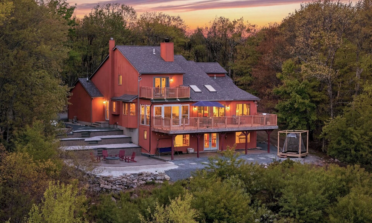 Jonas House | Panoramic Views + Stargazing + Game Room | Near Hickory Run & Ski | Stone Ridge