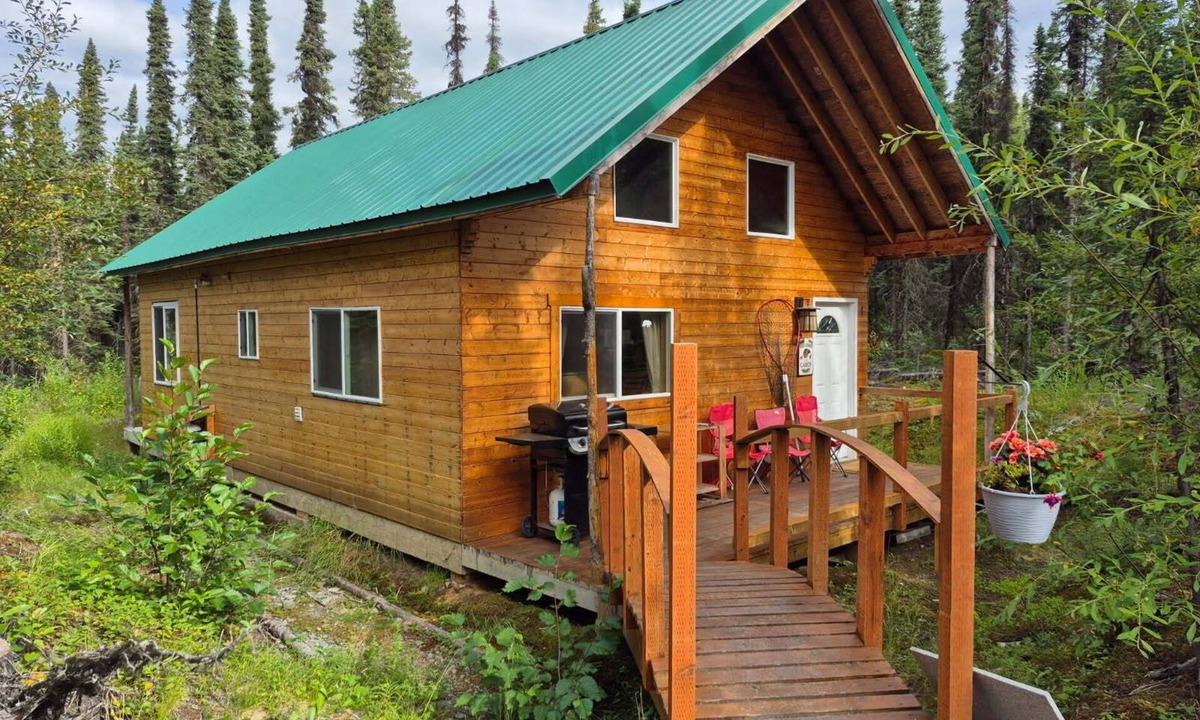 Funny River Cabin | Papa Bear Cabin-Close to Kenai River- sleeps 10- Alaska Building a Dream