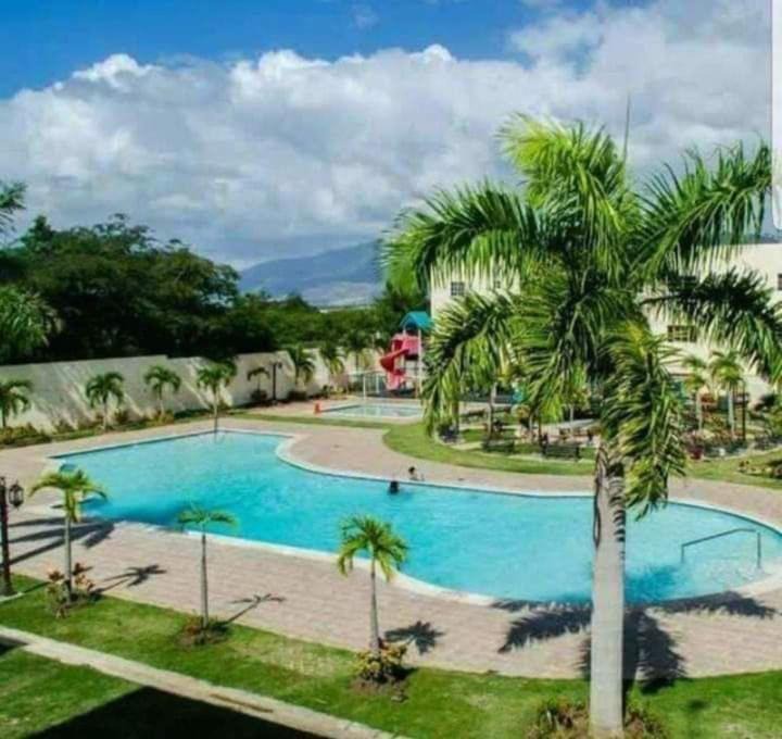 Gregorio Luperon Apartment | PARADISE 111 J 4