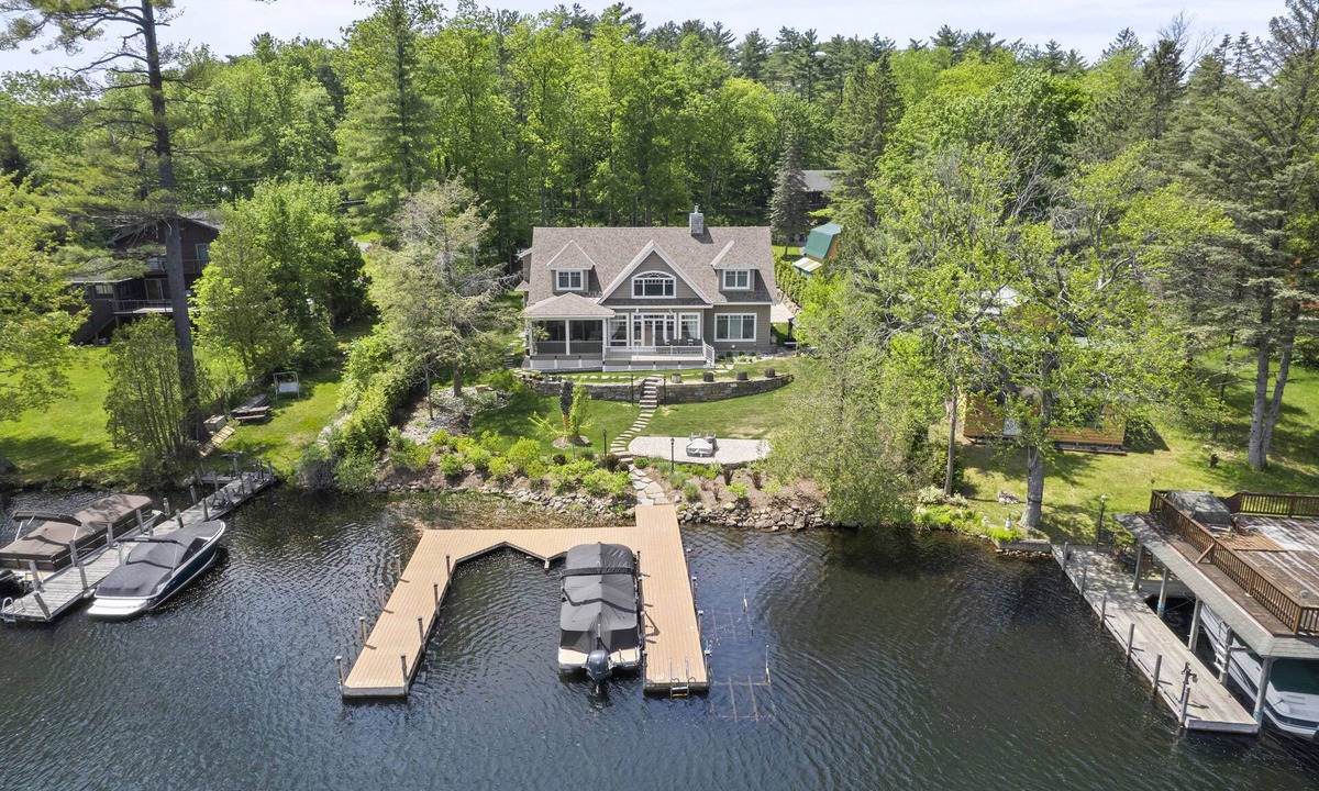 Cleverdale House | Paradise Bay