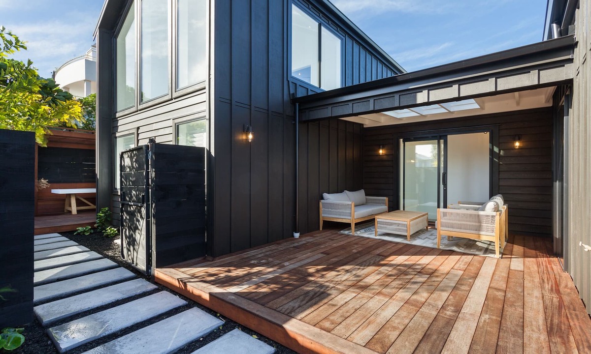 Papamoa Beach Bed & Breakfast | Paradise Beach Barn One Luxury Accommodation Papamoa