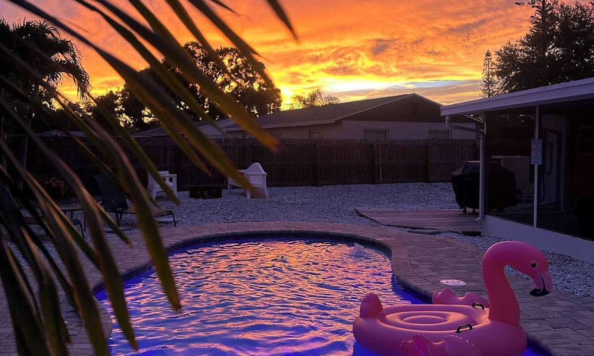 Bradenton House | Paradise Cove - A perfect Beach Getaway
