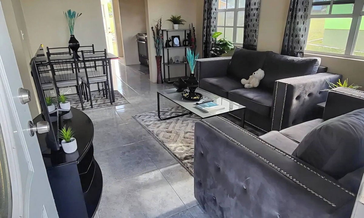Saint Paul Parish House | Paradise Escape