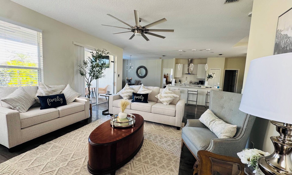 Trailer Estates House | Paradise Heated Pool Home Near IMG Academy and Siesta Key Beach.