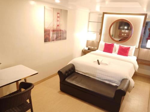 South Triangle Hotel | PARADISE HOTEL