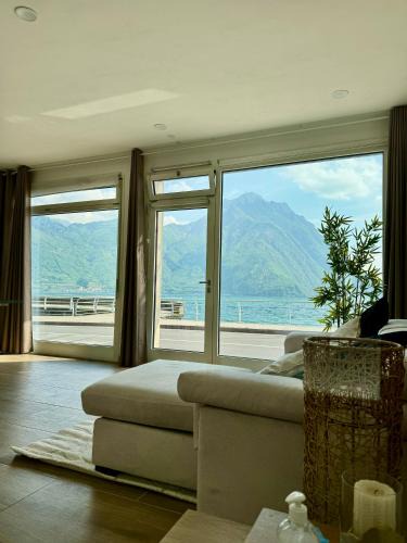 Castro Apartment | Paradise Lake View