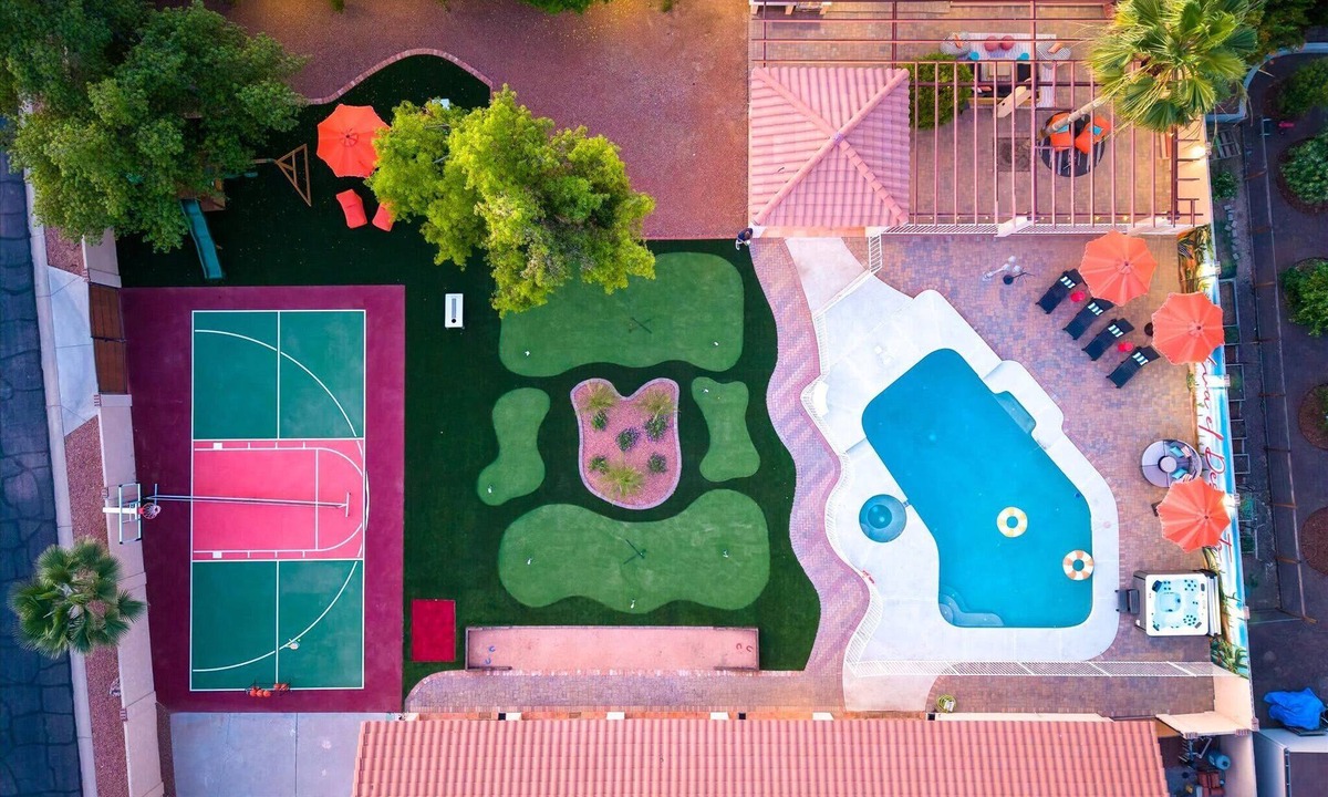 North Mountain House | Paradise Lane | Pool - Hot Tub - Sports Court