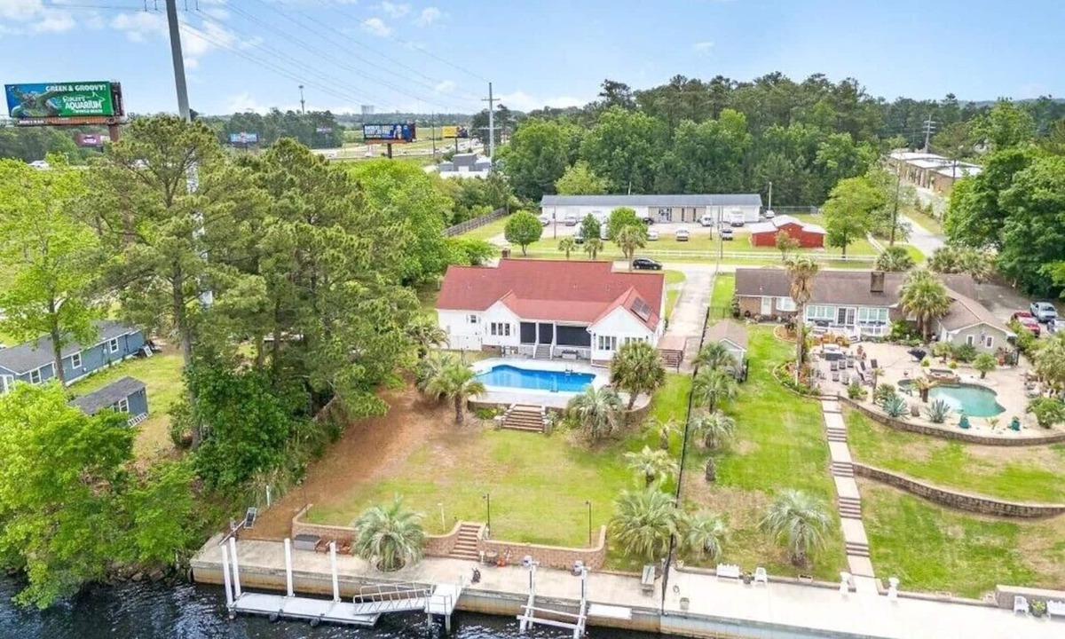 Myrtle Beach House | Paradise on Ocean Waterway Huge 5k sq ft w Private Pool/Boat Dock/Yard Sleeps 34