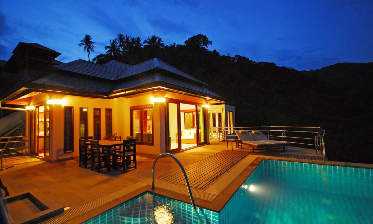 Maret Villa | Paradise Villa stunning sea views.