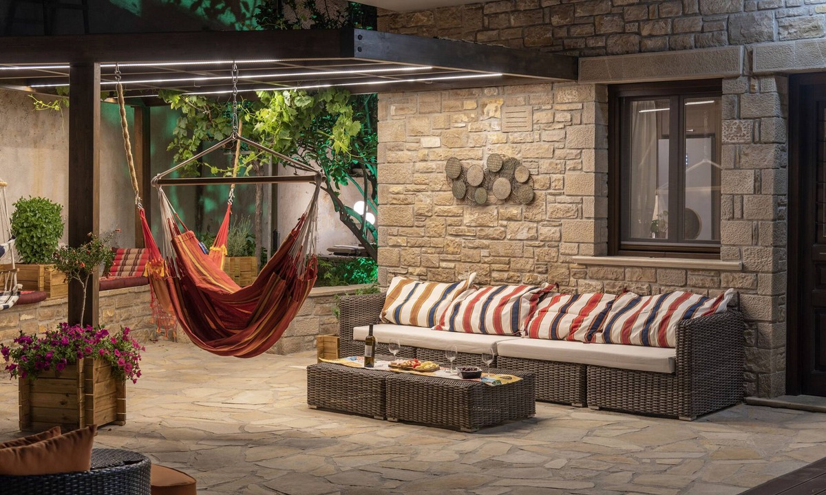 Koutsouras Villa | Paradisos traditional stone villa with whirlpool next to beach