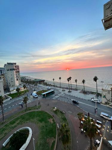 Bat Yam Apartment | Pardisano