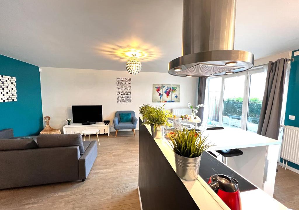 Universite Apartment | Paris Champs-Elysées-2 Bedrooms-Parking-Wifi