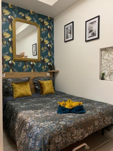Amerique Apartment | Paris Golden Studio