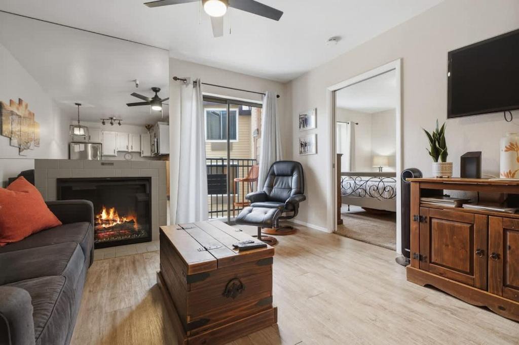 North Park City House | Park City 1 Bedroom Hot Tub, Pool & Bus Route